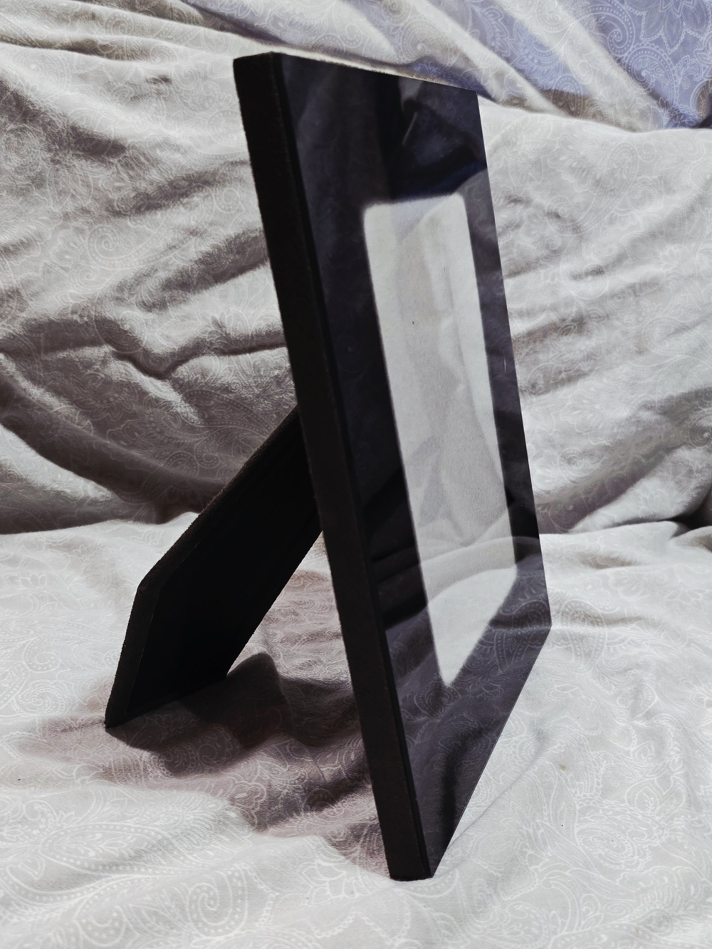 Umbra Cameo Black Glass Picture Frame | Tom Vincent Design Tabletop Decor
